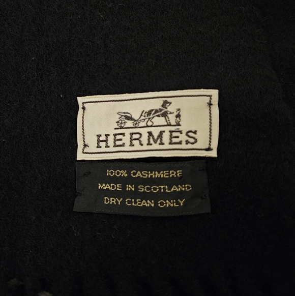 Hermès Muffler Scottish Cashmere Scarf In Black - Picture 9 of 9